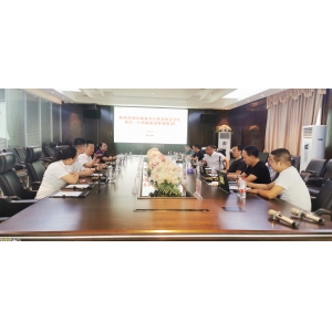 河南省辦公家具協(xié)會(huì)會(huì)長(zhǎng)張鋒一行到訪思進(jìn)家具集團(tuán)指導(dǎo)工作！